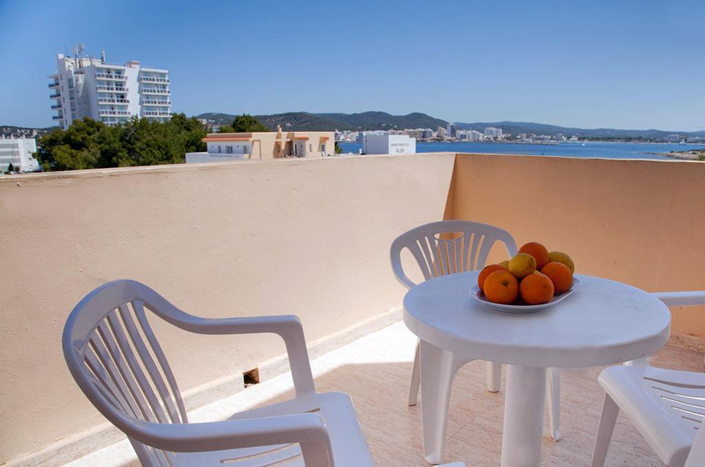 Sant Antoni de Portmany Apartamentos Blue Star (Adults Only) מראה חיצוני תמונה